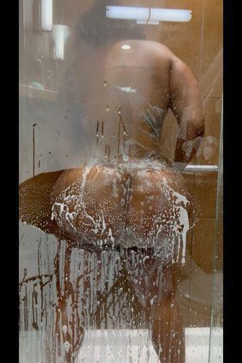 Would You Help - Screenshot 1 of 4 - Ass Fetish