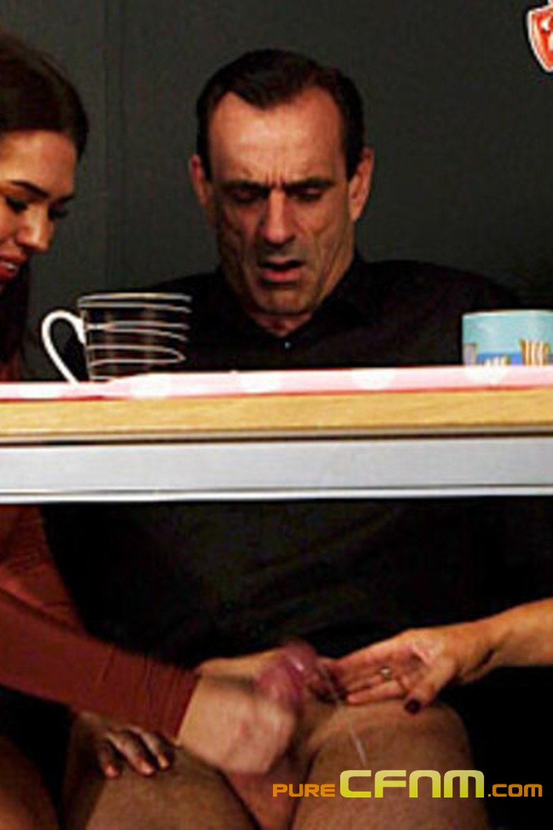 Free Coffee - Screenshot 1 of 4 - Effie Diaz