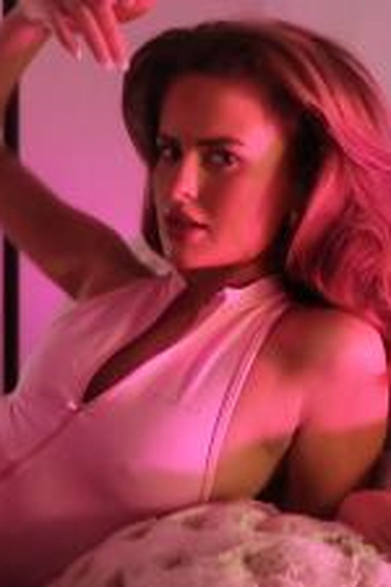 Virgin Loser - Screenshot 1 of 4 - Bitch