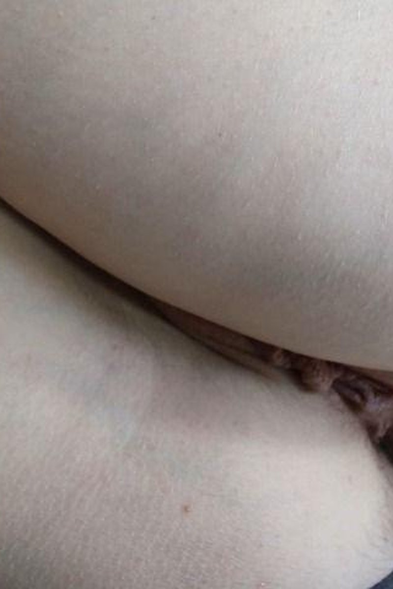 Throwing Legs - Screenshot 1 of 4 - Ass Fetish