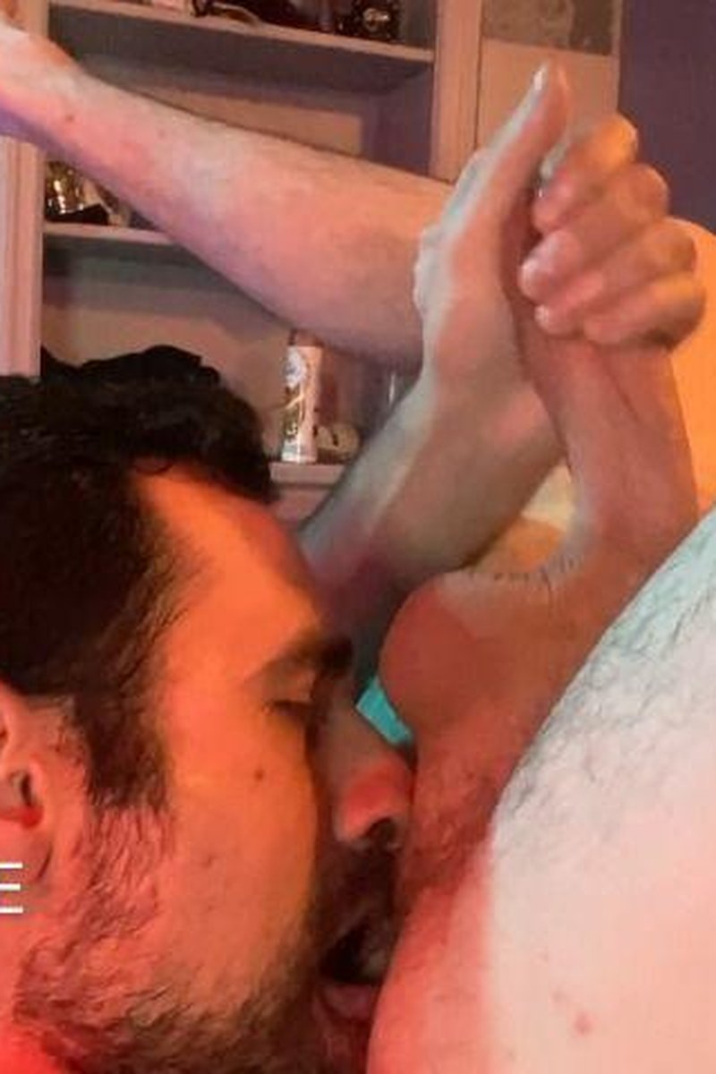 Chris Eats My Ass - Screenshot 1 of 4 - Anal