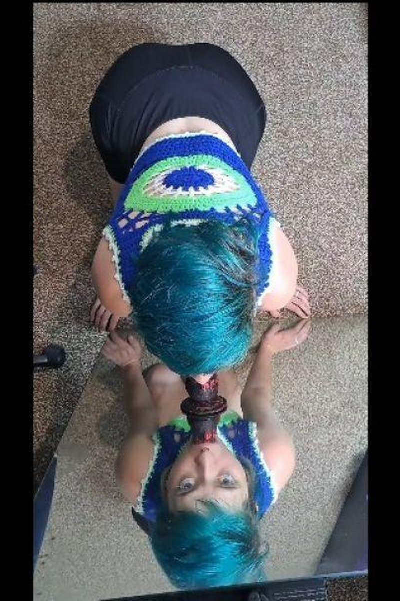 Throat Training Comp - Screenshot 1 of 4 - Face Fuck