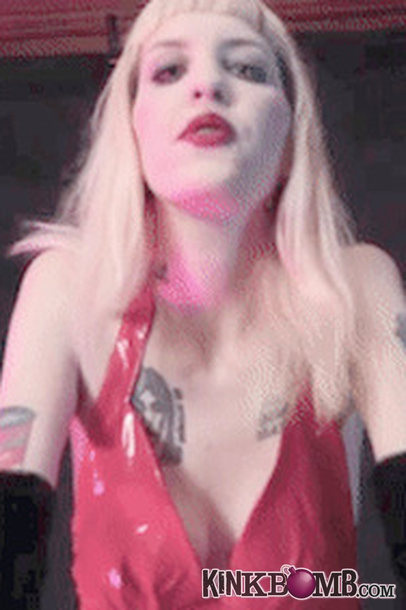 Mistress Salem: Poppers and Ashtray Training - Screenshot 1 of 4 - Femdom