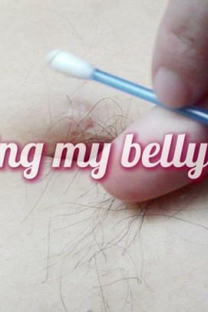 Cleaning My Bellybutton - Screenshot 1 of 4 - Belly Fetish