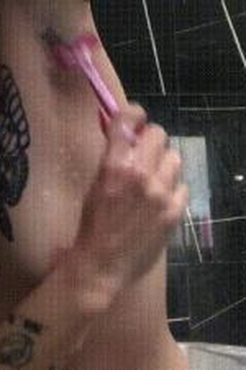 Shaving Day - Screenshot 1 of 4 - Armpit Fetish