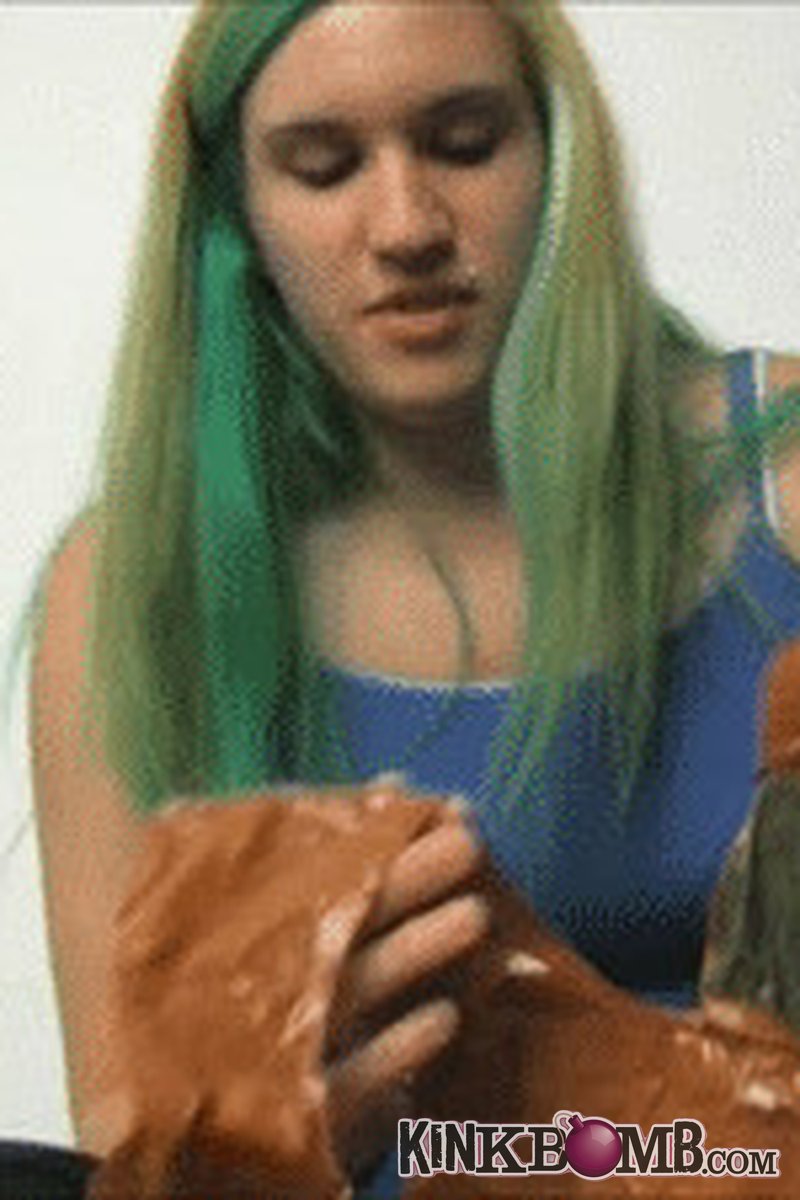 Bratty Fetish Girls: Goddess Nova - Inflatables Challenge - Screenshot 1 of 4