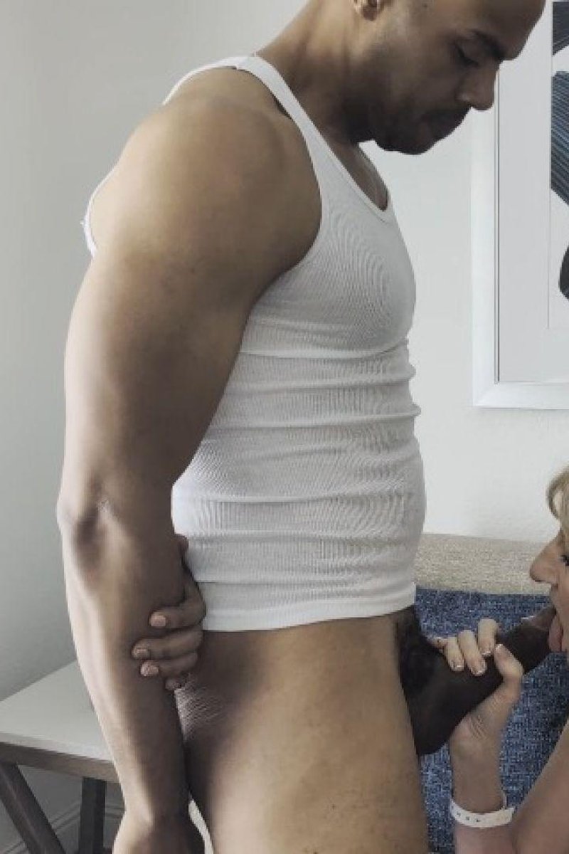 HR Problems - Screenshot 1 of 4 - BBC