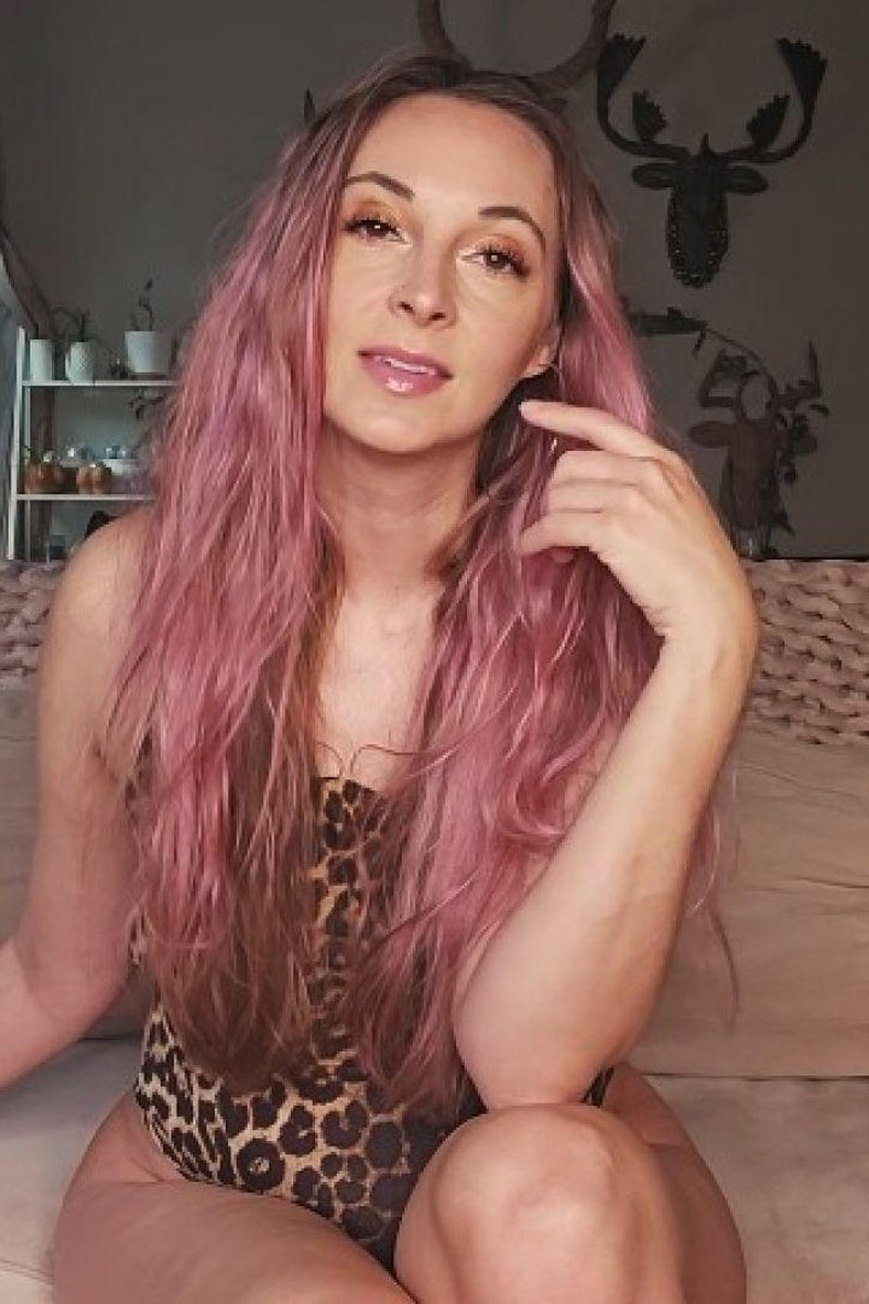 Cucky Date Prep - Screenshot 1 of 4 - Bitch