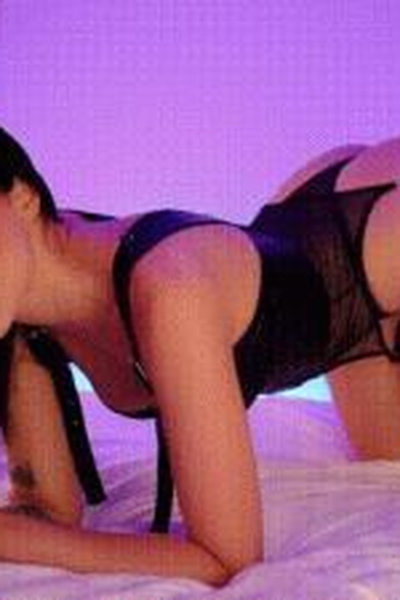 Stimulating Illusion - Screenshot 1 of 4 - Bitch