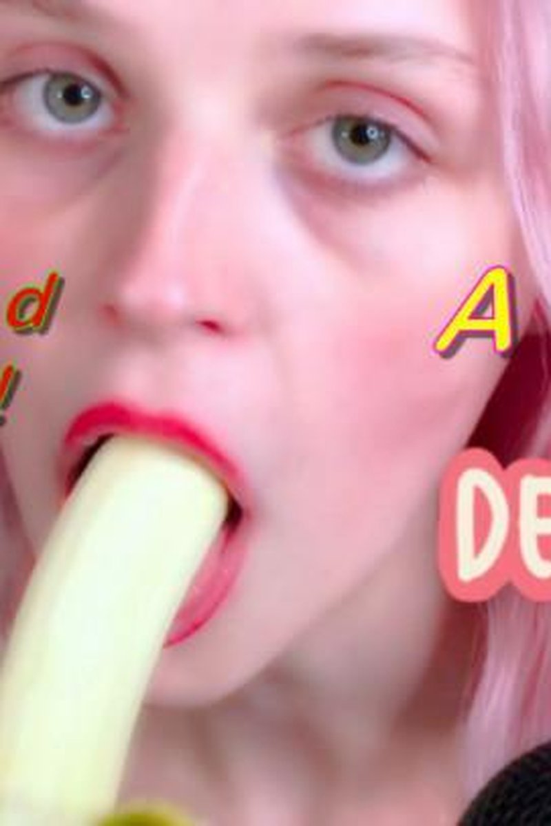 ASMR-Gfe With Banana Sucking - Screenshot 1 of 4 - Babes