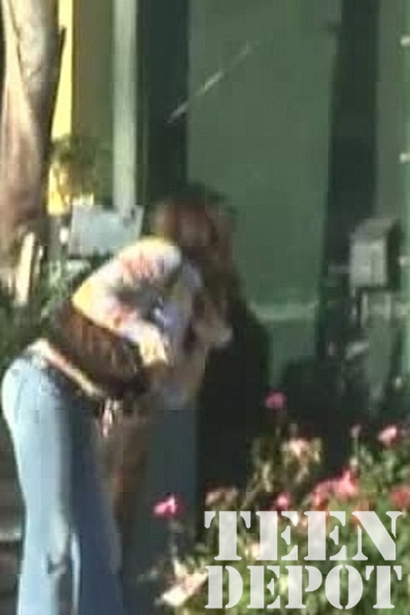Couples Seduce Teens 6 - Scene 5 - Screenshot 1 of 4 - Teen (18-22)