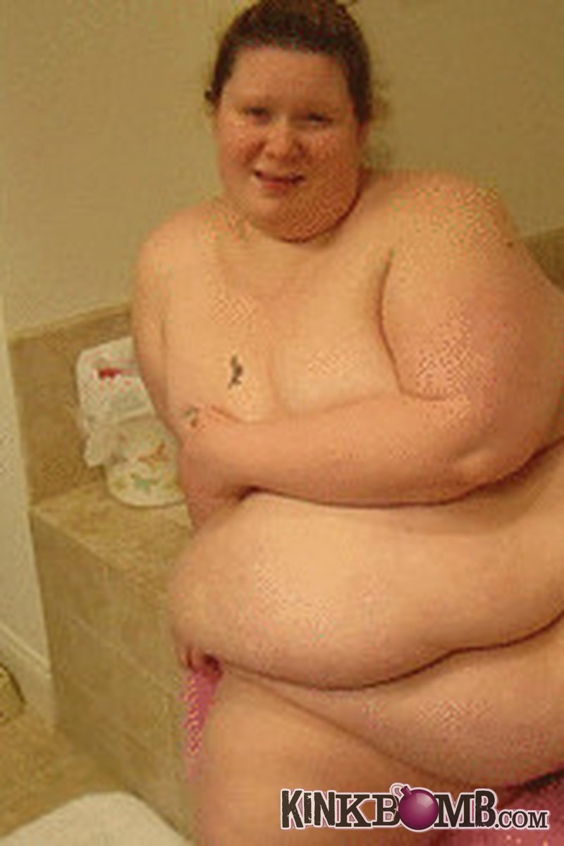 Fattymansion.com: Bubble Bath - Screenshot 1 of 4 - BBW