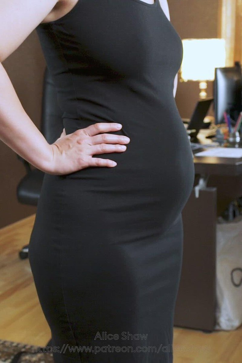 Old Black Dress - Screenshot 1 of 4 - Bloated