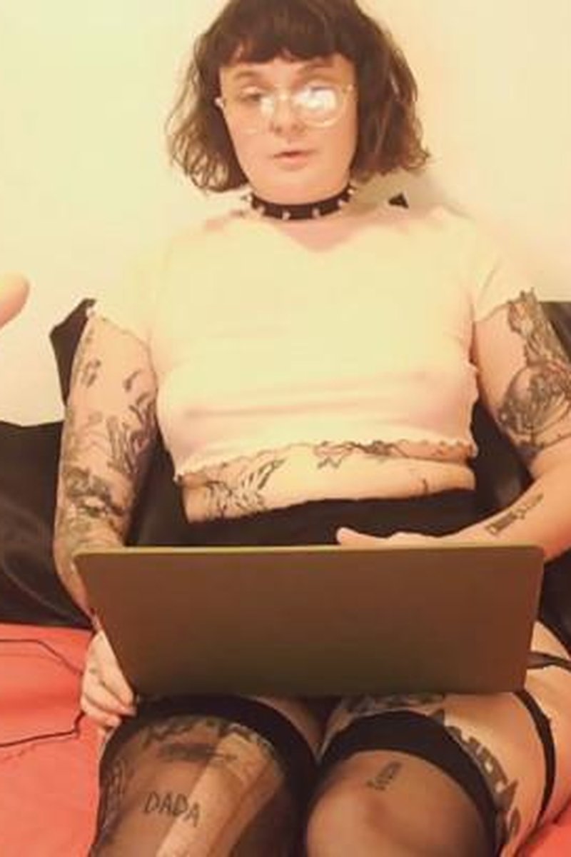 Jerk Off Instructions - Screenshot 1 of 4 - Blowjob