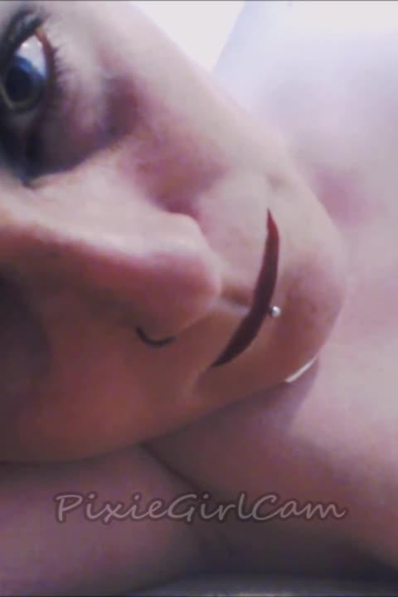 Seduced By Giantess Dark Pixie - Screenshot 1 of 4 - Cosplay