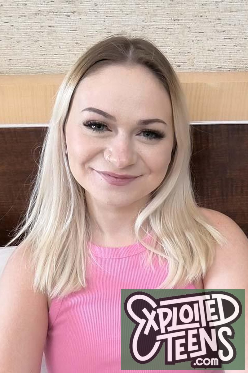 Rylee - Screenshot 1 of 4 - Cum In Mouth