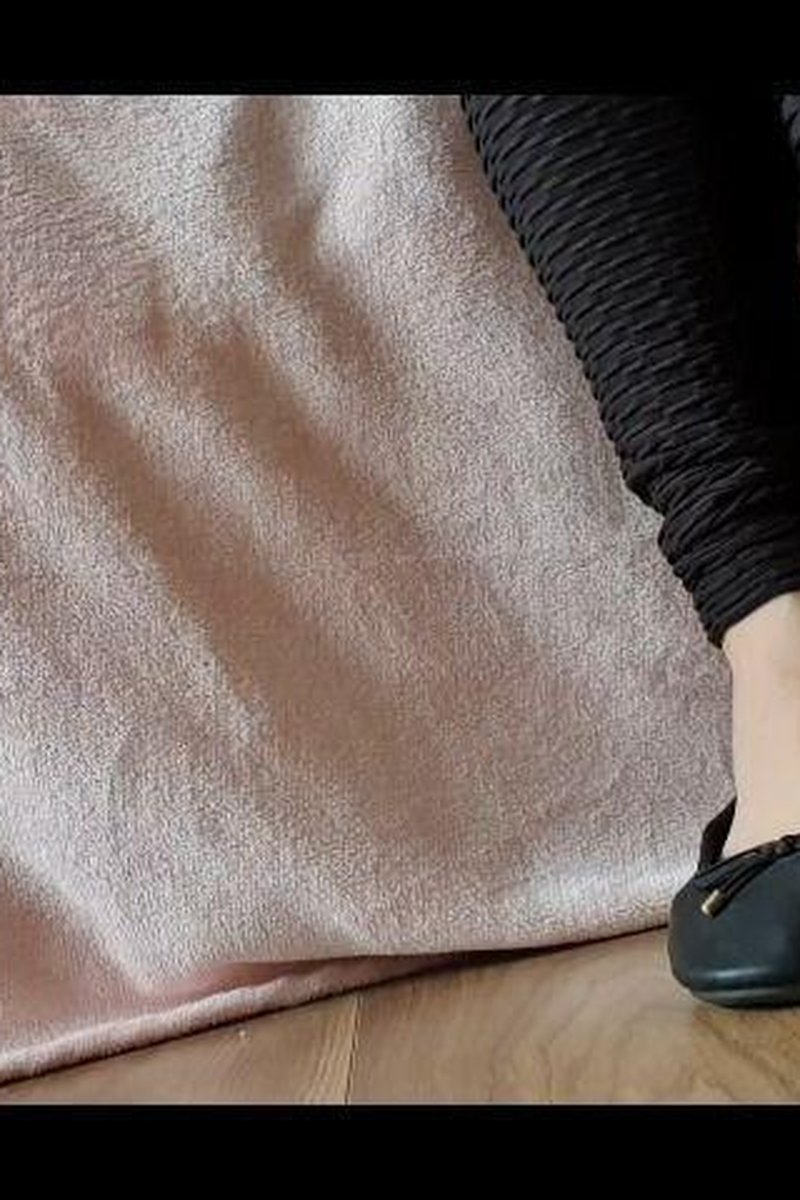 Dolly Shoe Dangle - Screenshot 1 of 4 - Foot Fetish