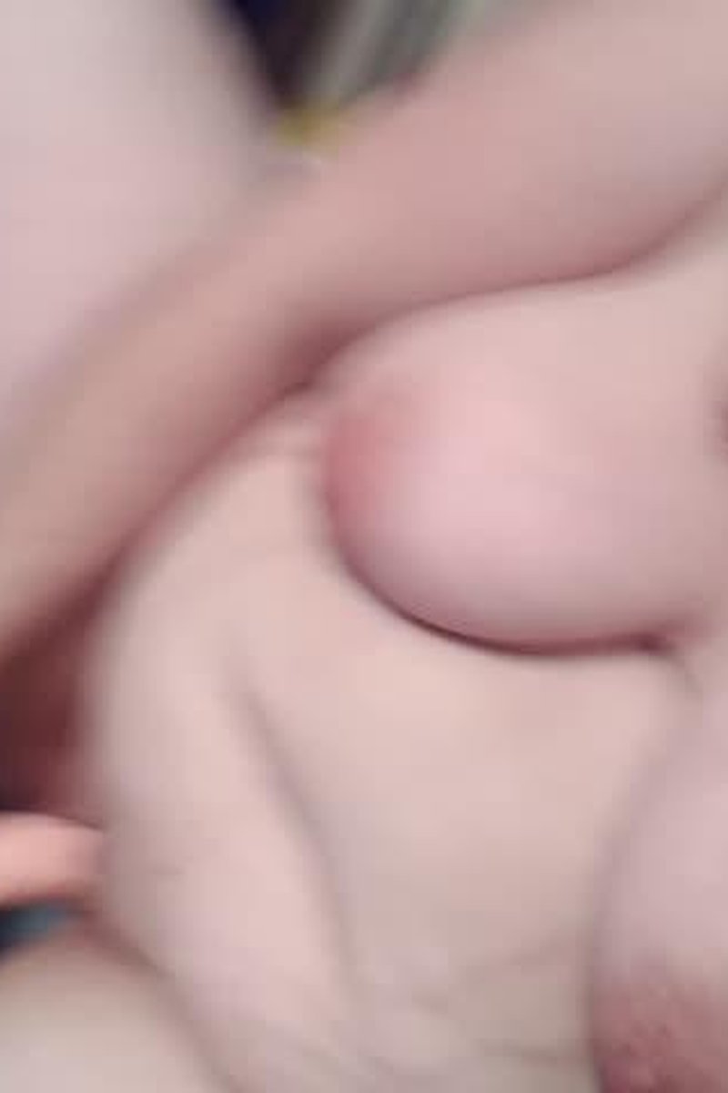 Pissing While Inserting Dildo - Screenshot 1 of 4 - BBW