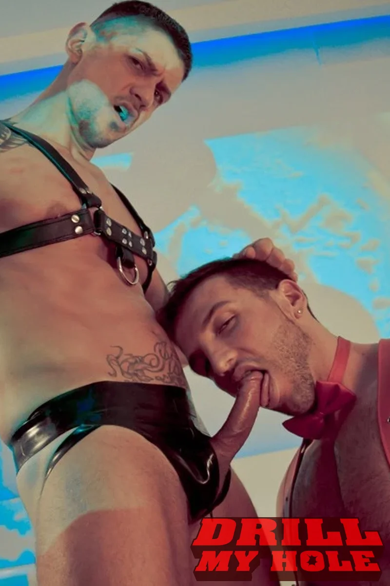 Striptease - Screenshot 1 of 4 - Anal