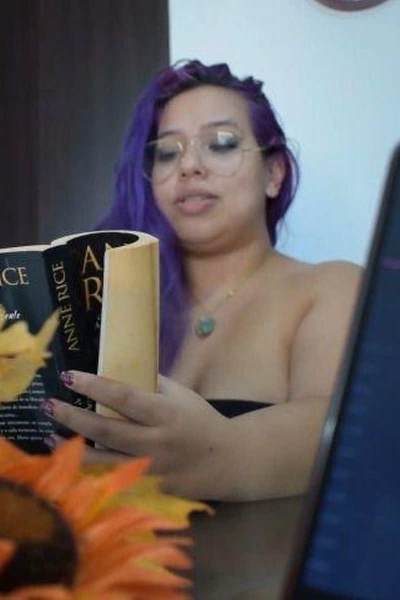 Erotic Reading - Screenshot 1 of 4 - BBW