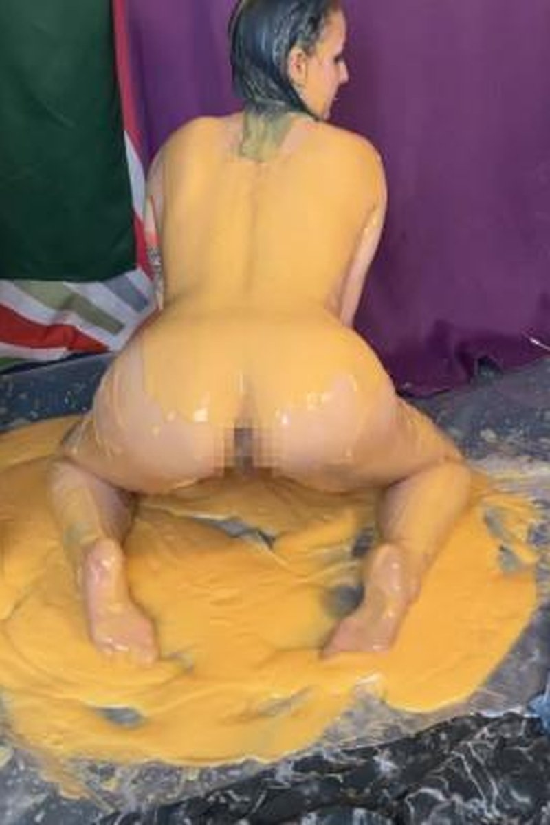 Custard - Screenshot 1 of 4 - Blowjob
