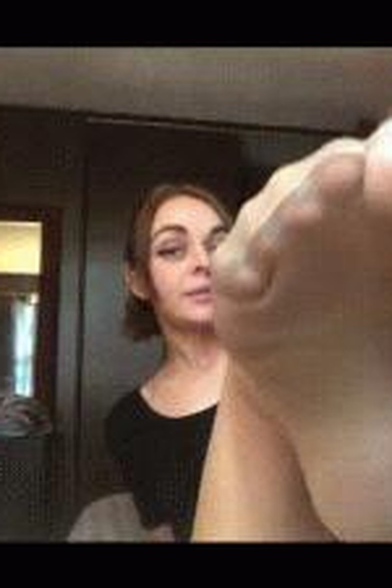 Oily Nylons - Screenshot 1 of 4 - Foot Fetish