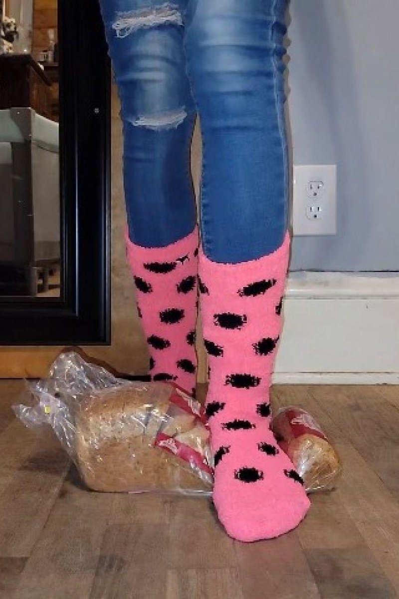 Sock Food Crush - Screenshot 1 of 4 - Crush Fetish