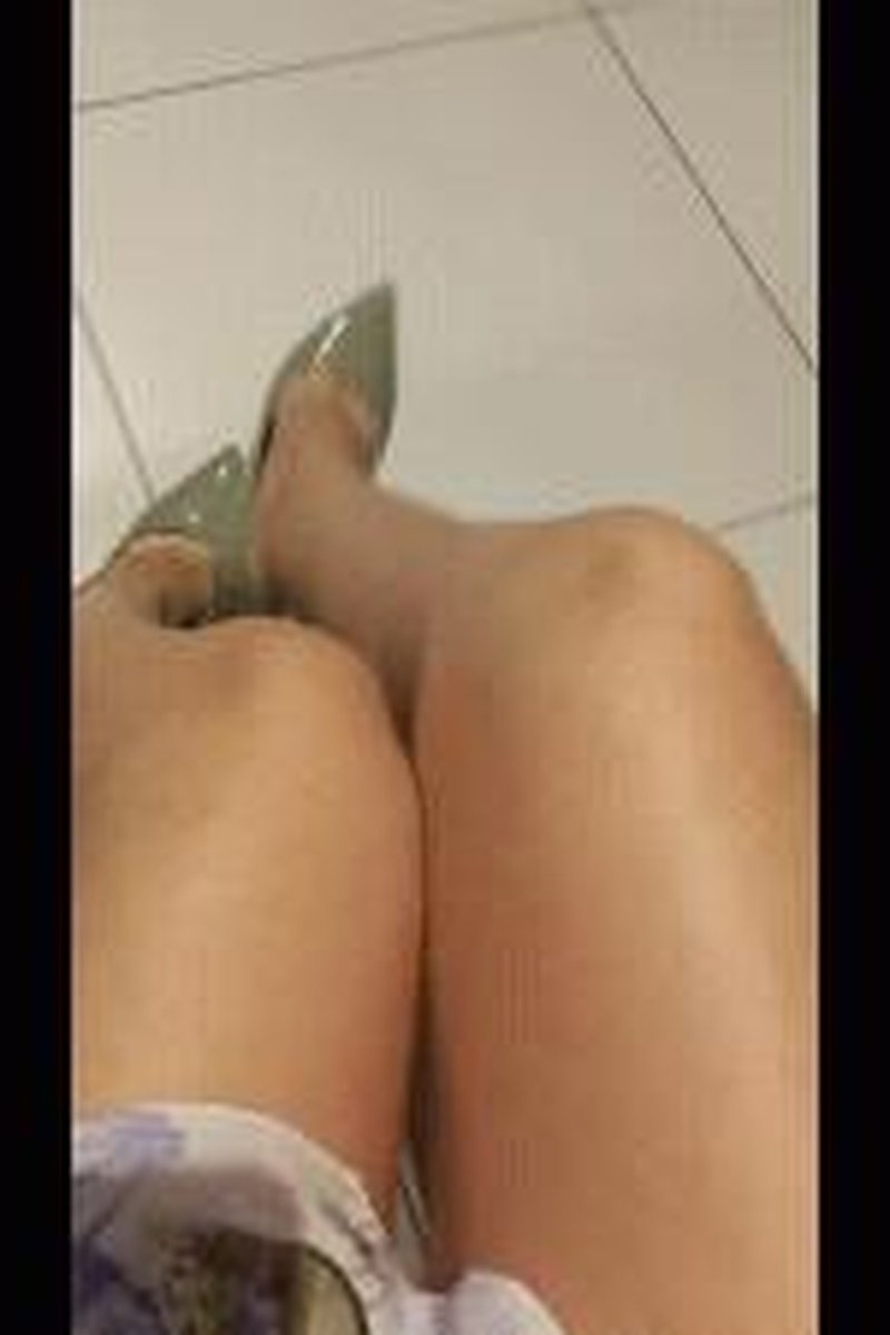 Feet In Heels - Screenshot 1 of 4 - Foot Fetish