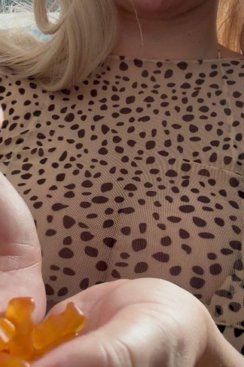 Evil Giantess - Screenshot 1 of 4 - Belly Fetish