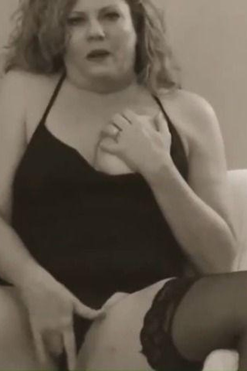 Wrong Hotel Room - Screenshot 1 of 4 - MILF (30+)