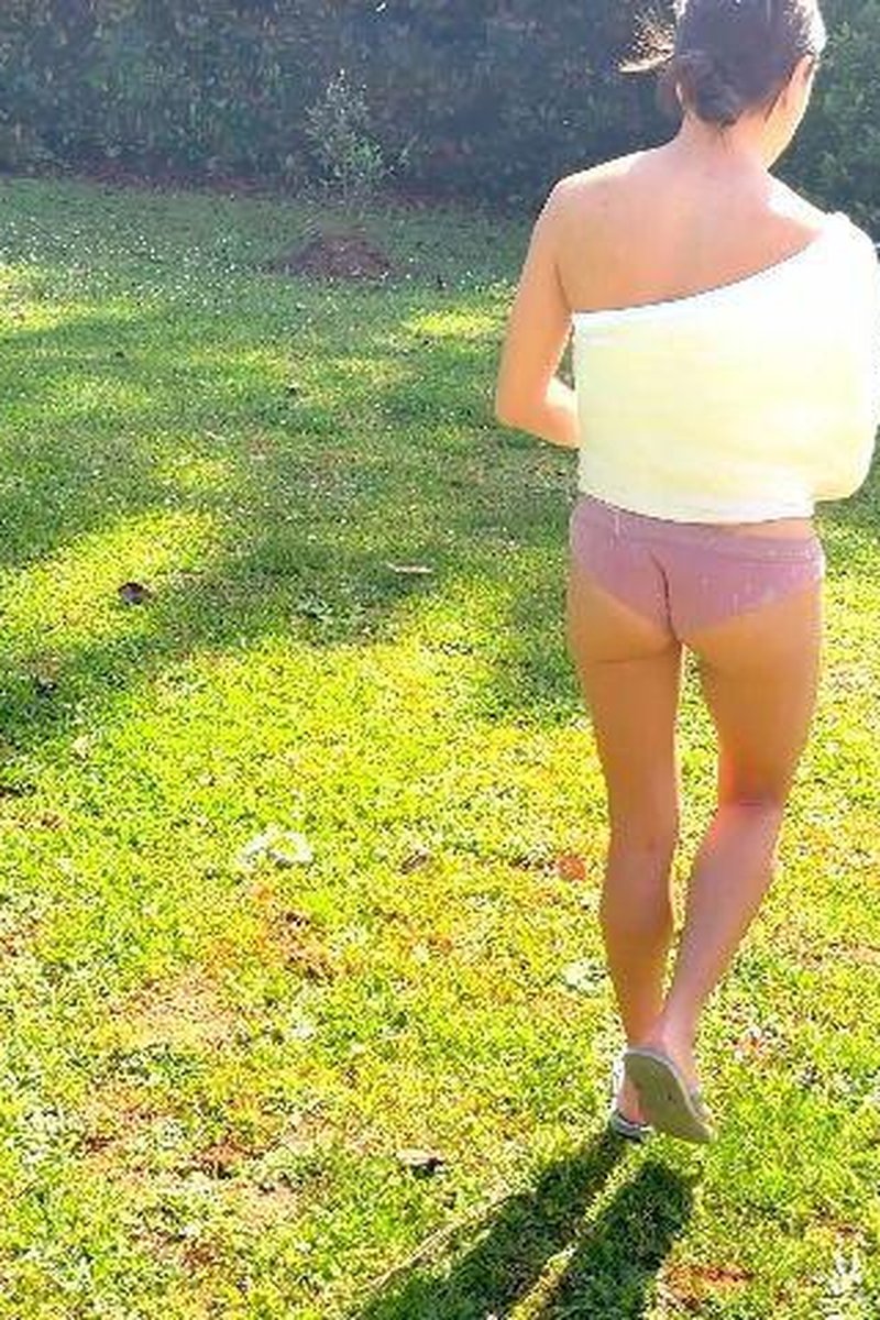 Nora's Velpeau Cast Post Application - Screenshot 1 of 4 - Cast Fetish