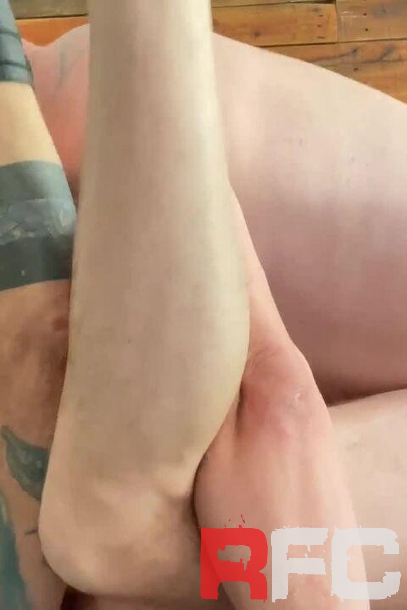 The Deeper - Screenshot 1 of 4 - Creampie