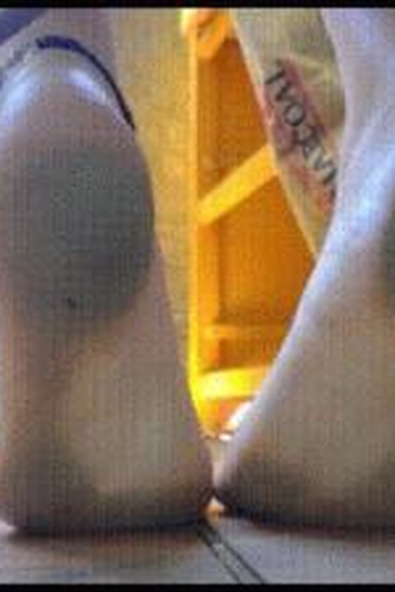 Dirty Underside - Screenshot 1 of 4 - Foot Fetish