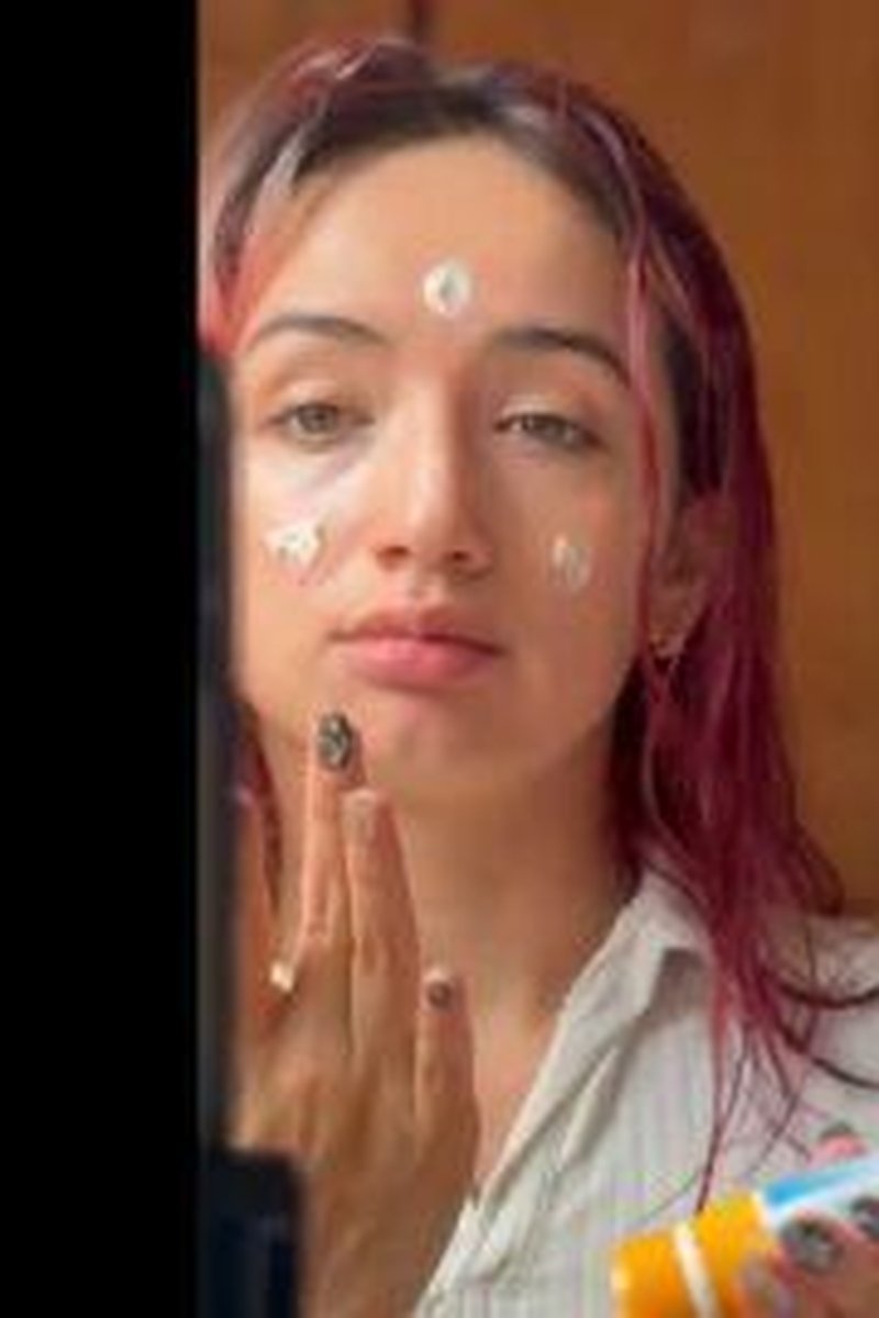 Skincare Morning Sfw - Screenshot 1 of 4 - Babes