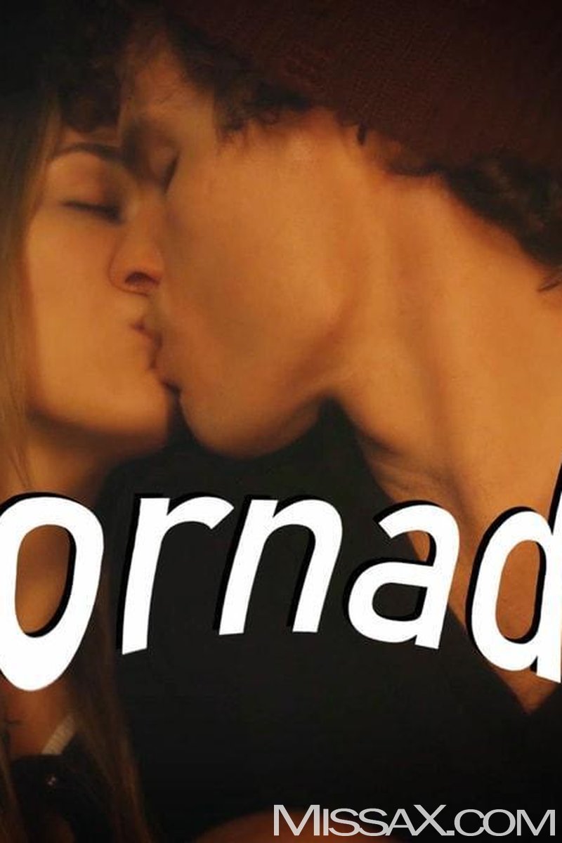 Tornado II - Screenshot 1 of 4 - Blond Hair