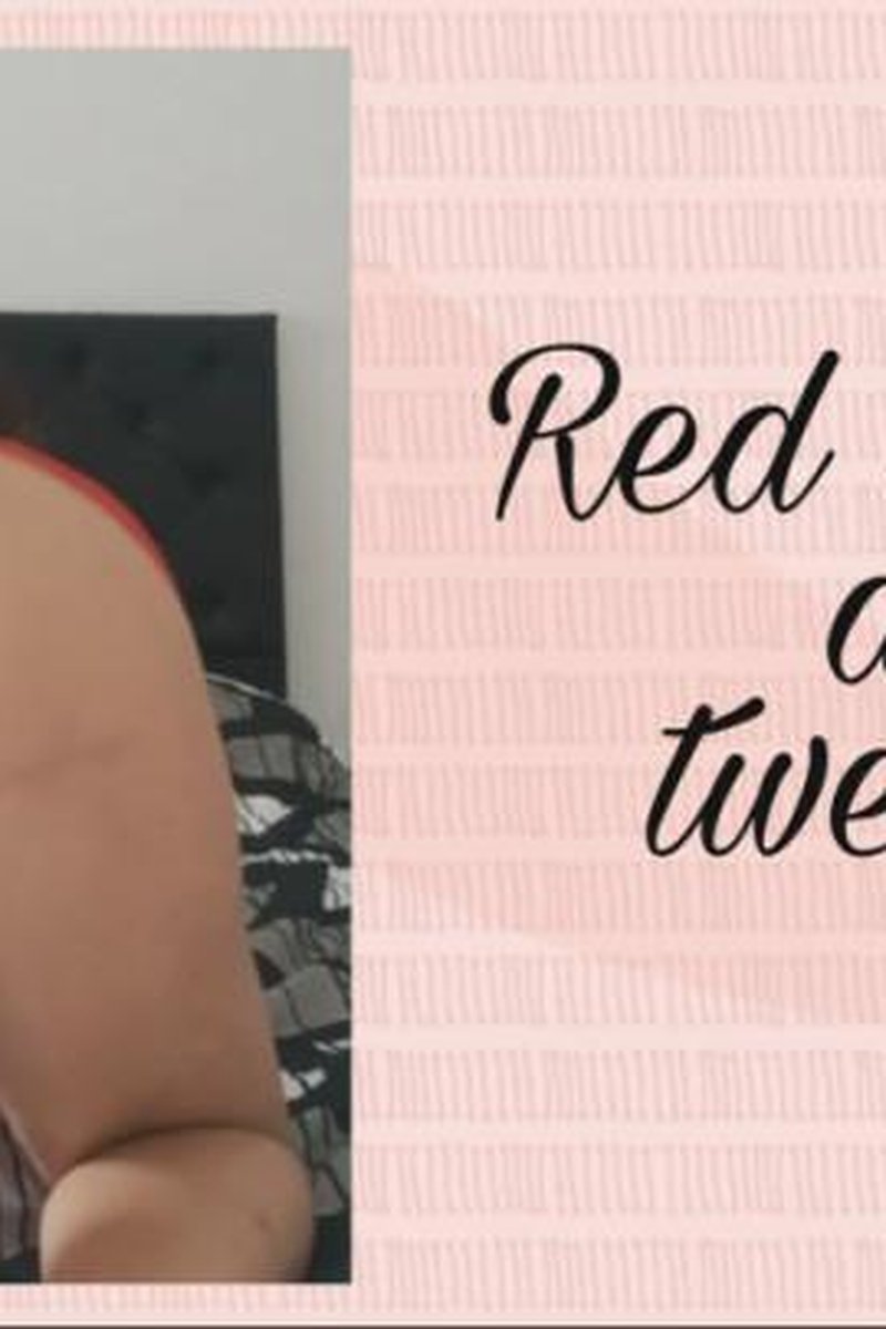 Red Buttplug And Twerking - Screenshot 1 of 4 - Amateur