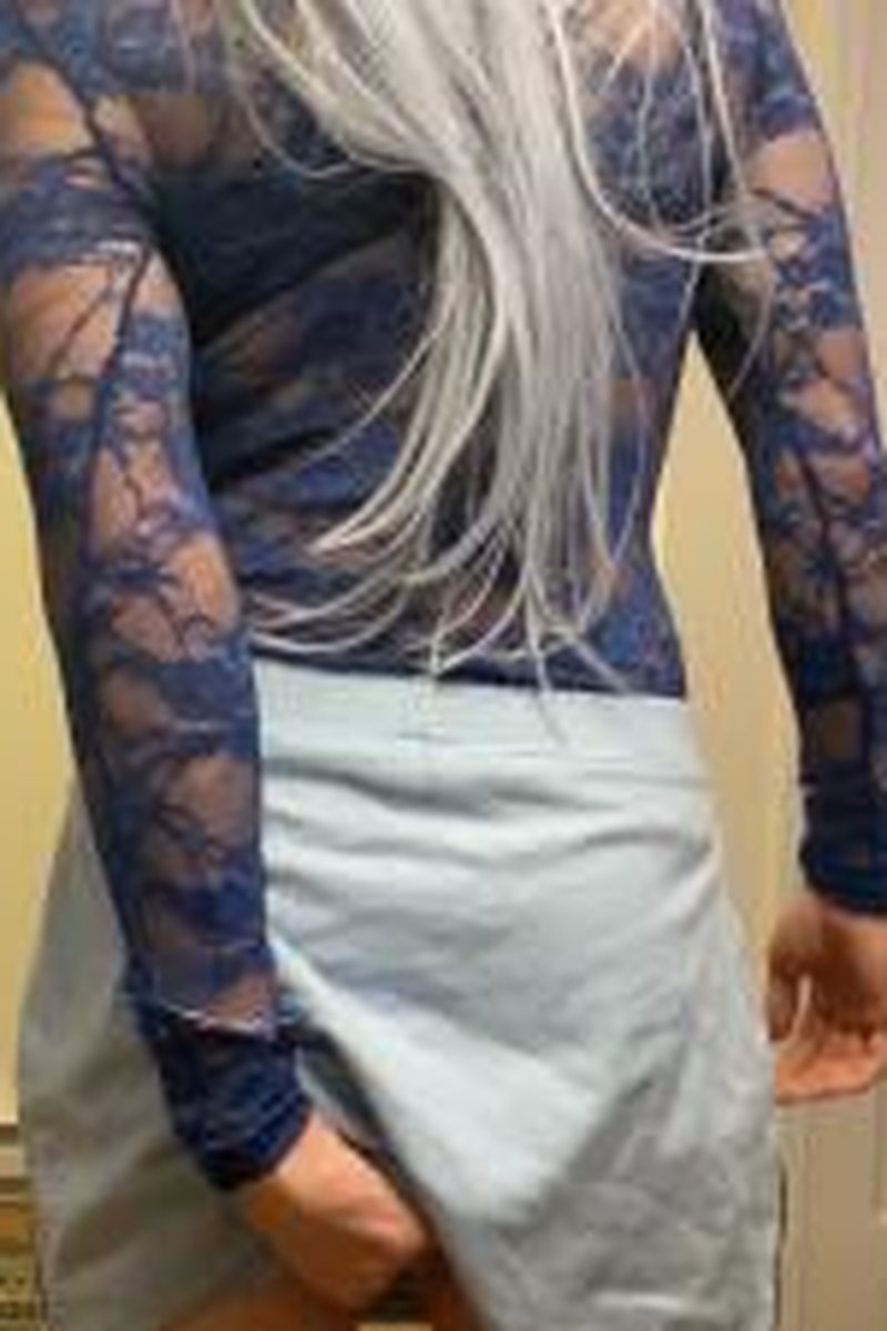 Sexy Crossdresser Puts Vibrating Butt Plug In Ass - Screenshot 1 of 4 - Anal