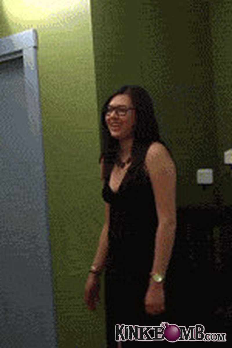 Robomeats: Prom Queen Timestop - Screenshot 1 of 4 - Erotica