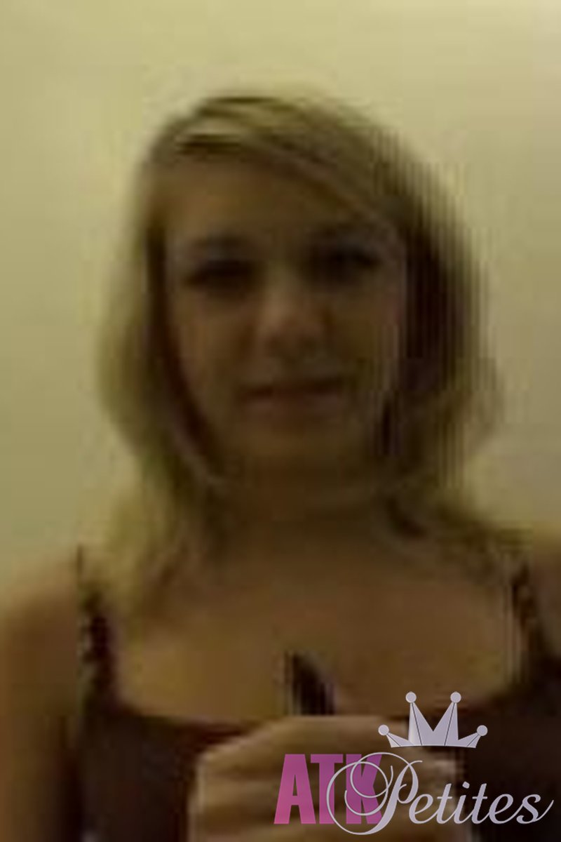 Ashlee - Solo - Screenshot 1 of 4 - Ashlee Ash036