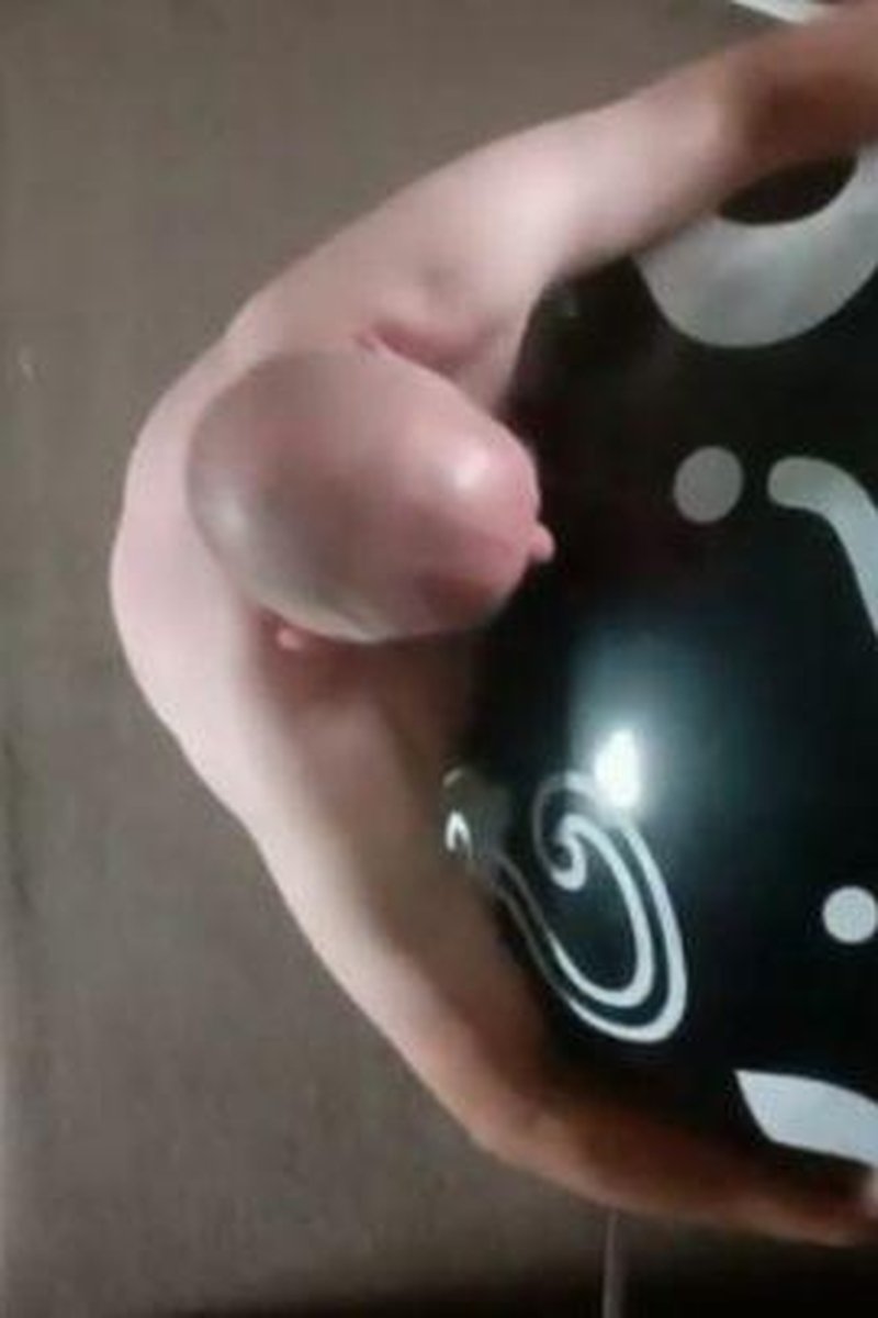 The Riddler - Screenshot 1 of 4 - Balloon Fetish