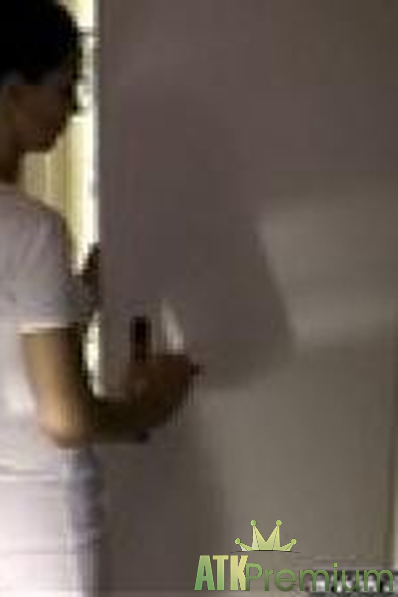 Eva - Masturbation - Screenshot 1 of 4 - Eva Eve004