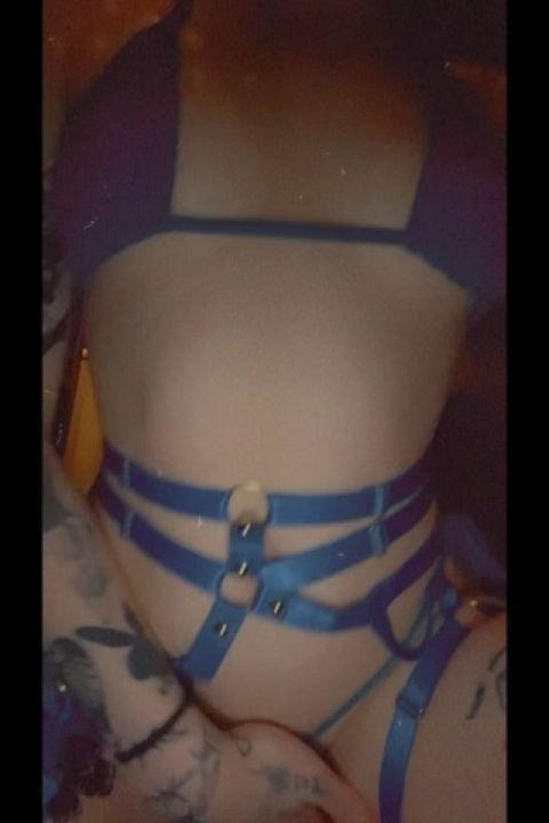 Blue Lounge - Screenshot 1 of 4 - Stripper
