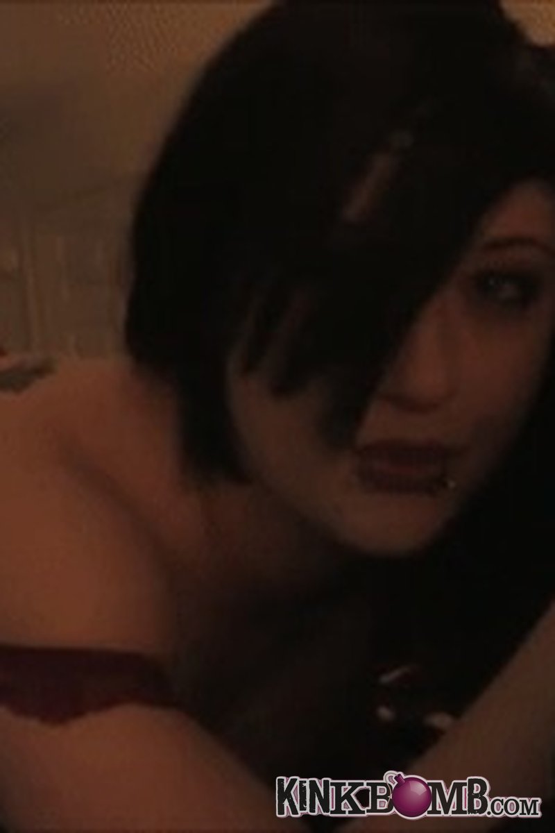 Queensheridan: Stepdaughter Blowjob - Screenshot 1 of 4 - Masturbation