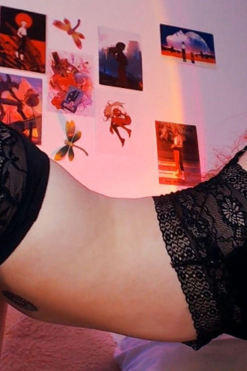 Doing Stretches - Screenshot 1 of 4 - Red Hair (Female)