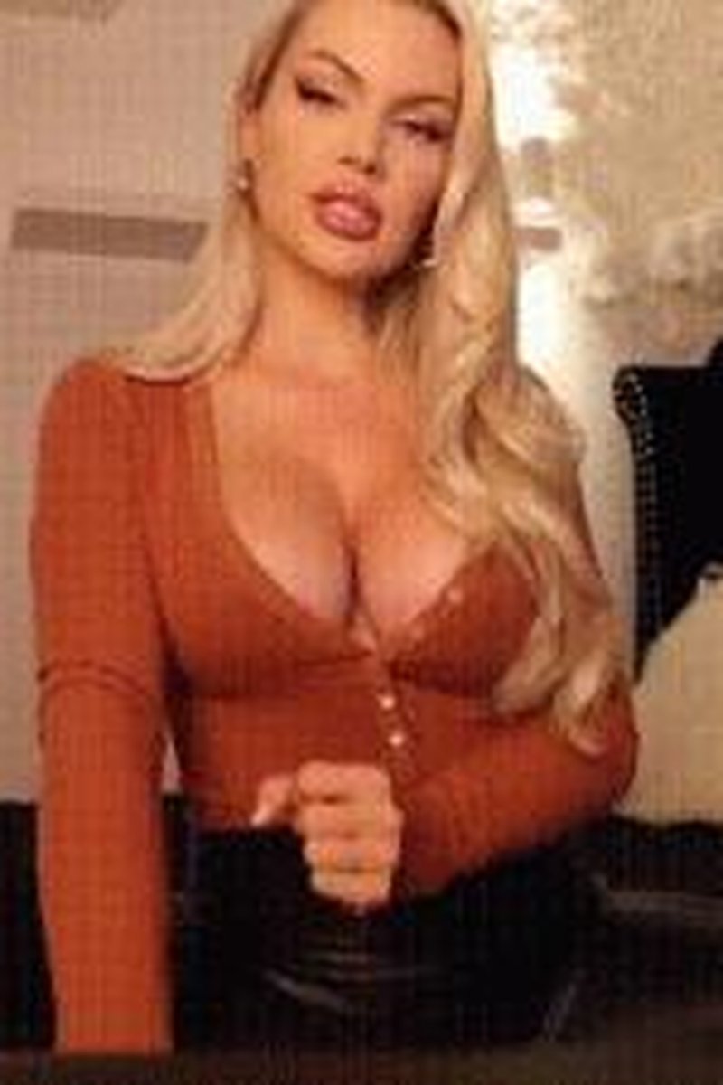 Discipline & Dedication - Screenshot 1 of 4 - Femdom