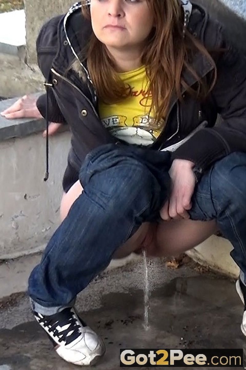Grey Corner - Screenshot 1 of 4 - Squatting