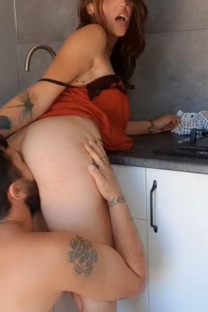 Kitchen - Screenshot 1 of 4 - Blowjob