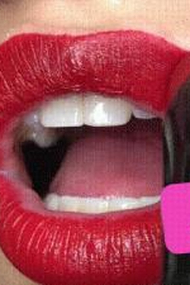 Lipstick Seduction - Screenshot 1 of 4 - Babes