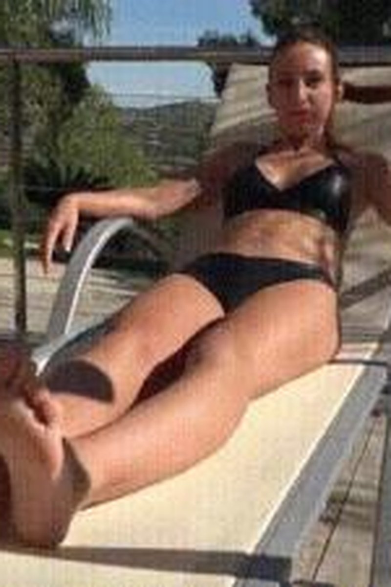 TP-iwantclipsladyanjagermanmistress-leck-meine-fusse-wichsopfer