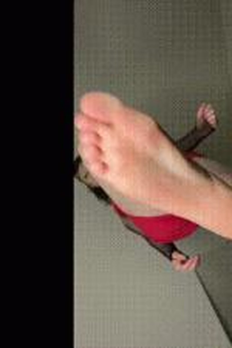 Stomping (Sample) - Screenshot 1 of 4 - Femdom